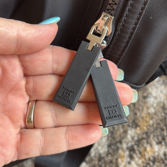 Tommy Hilfiger black backpack / laptop / school / sports / lightweight nylon - Picture 7 of 16